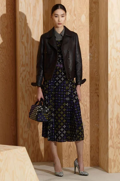 Look 3